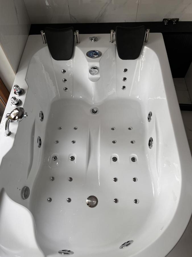 Jacuzzi Rakowicka Top Apartments Красков Екстериор снимка